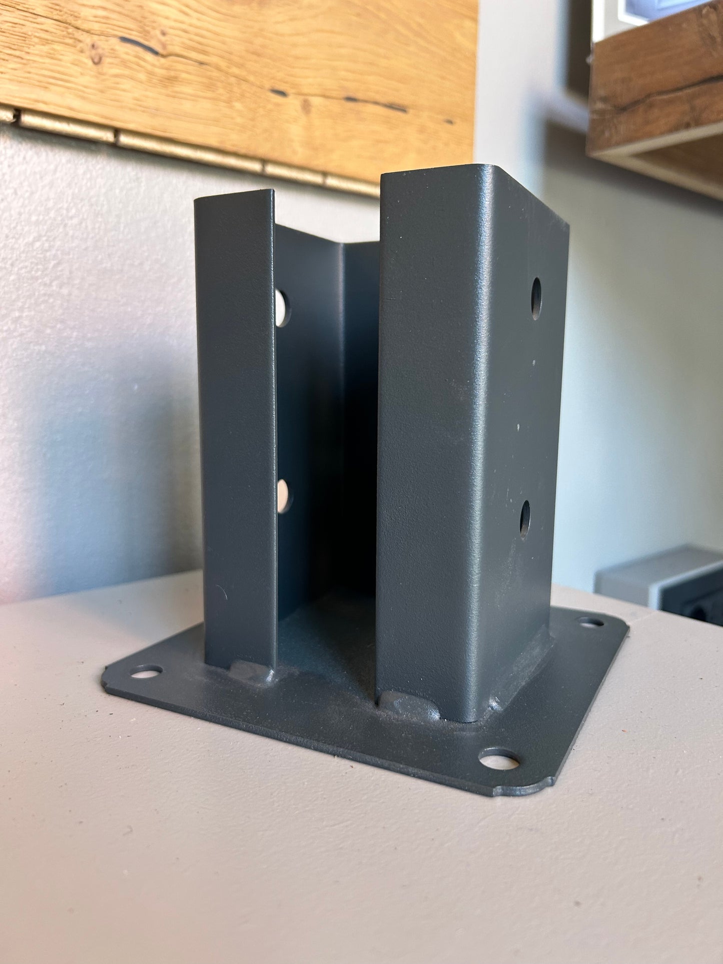 Portapilastro Verniciato - Grigio Grafite