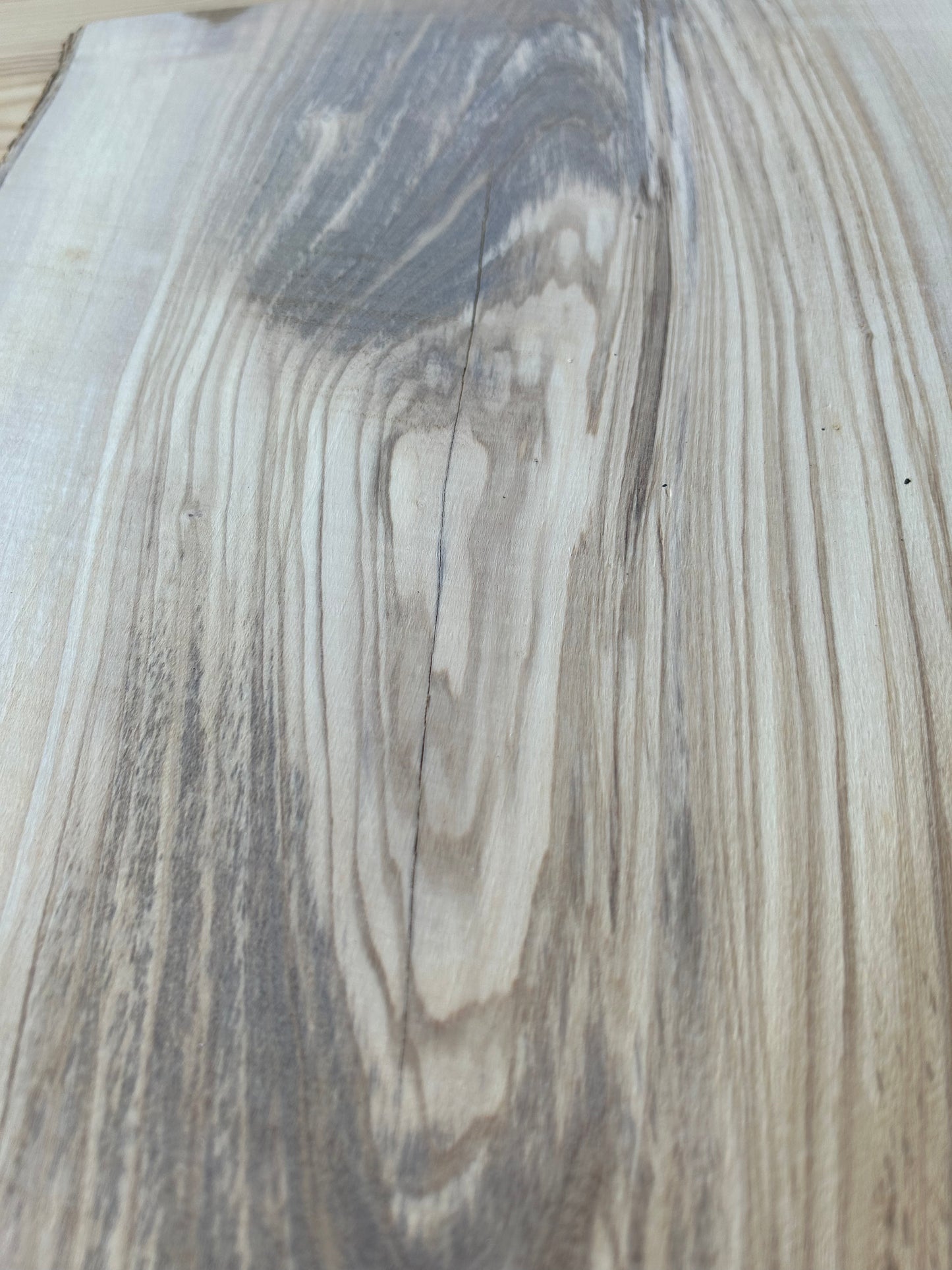 Tagliere Small in legno d'ulivo con corteccia Made in Blasi - Spessore 4,5/5,0 mm