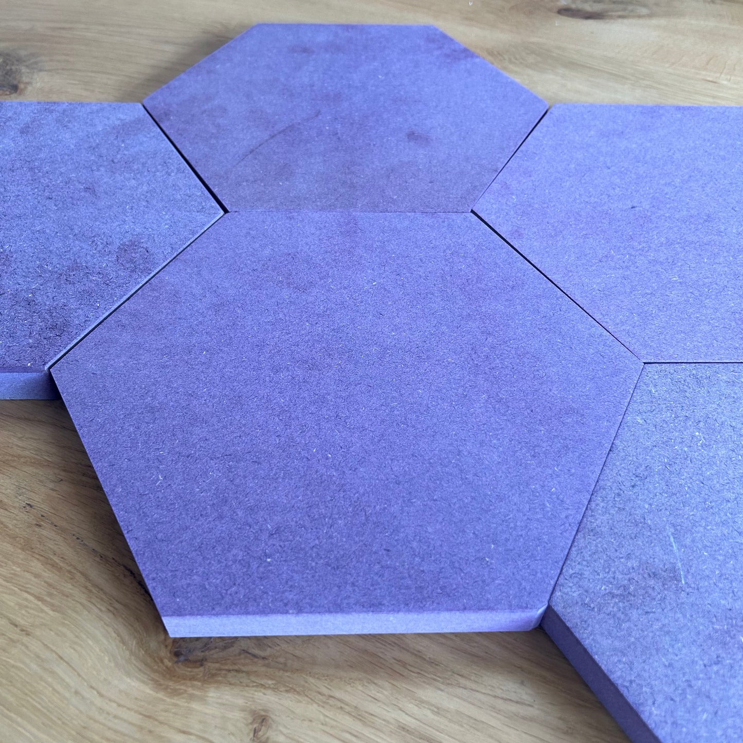 Esagono artigianale in legno colorato - Viola