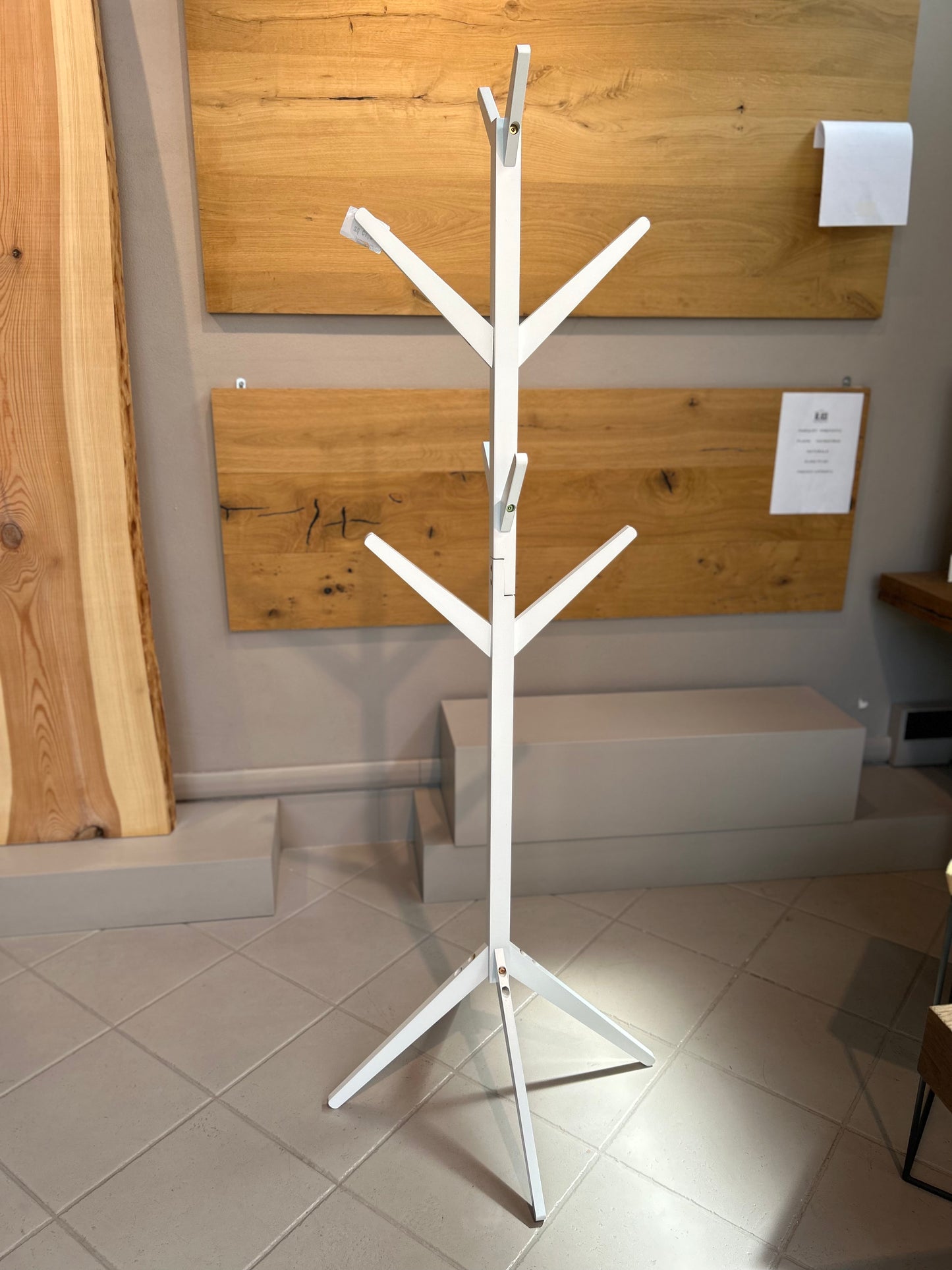 Arrow - Appendiabiti in legno di pino