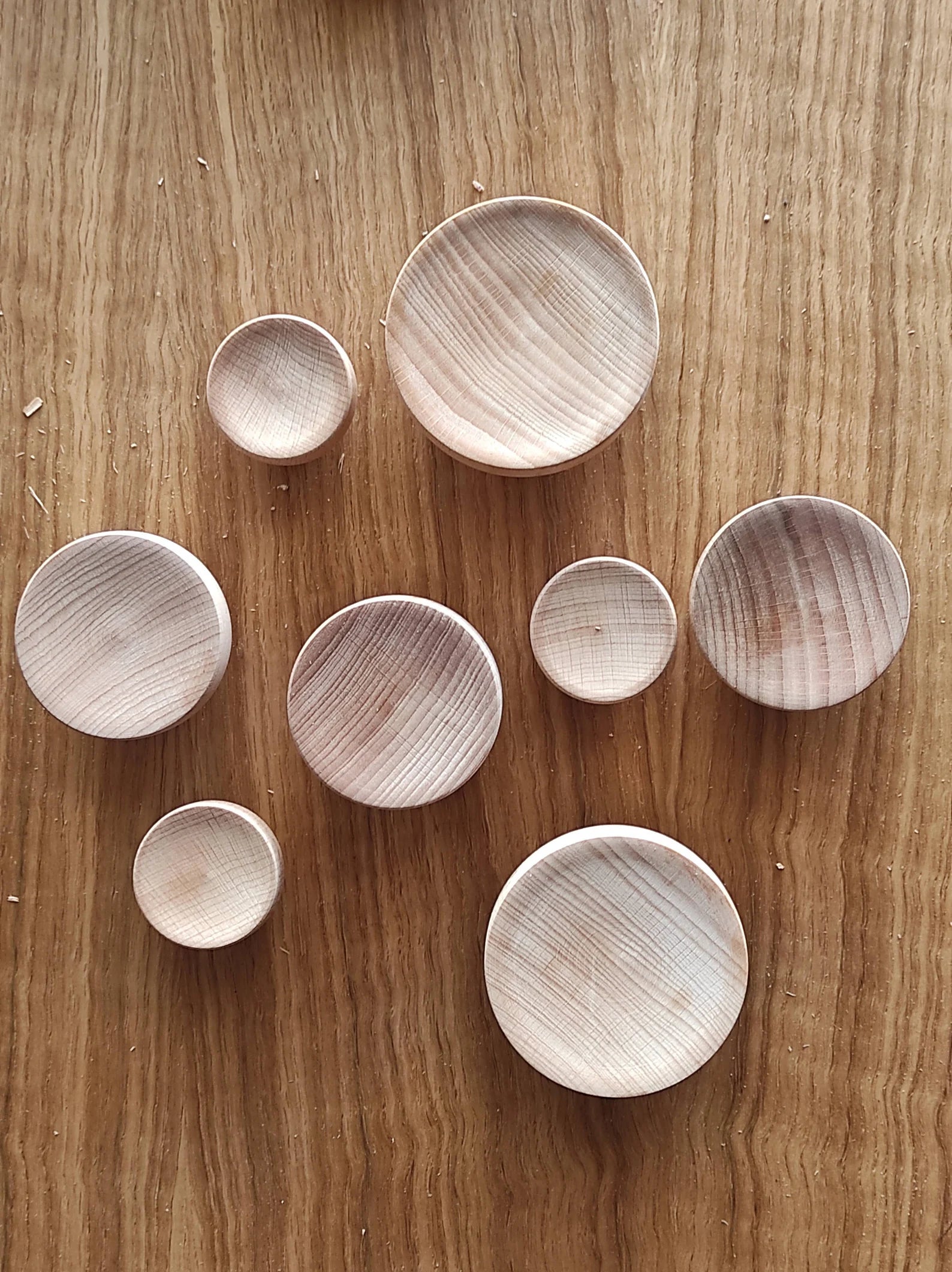 Faccine Di Legno Dipinte 25 Mm Rayher Sfere Di Legno Grezzo, Mezze Faccine Di Legno Dipinte 25 Mm Rayher Sfere Di Legno Grezzo, Mezze