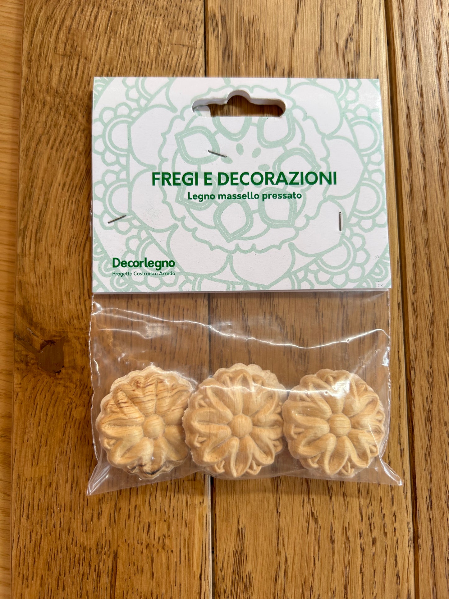 Fregio in legno pressato