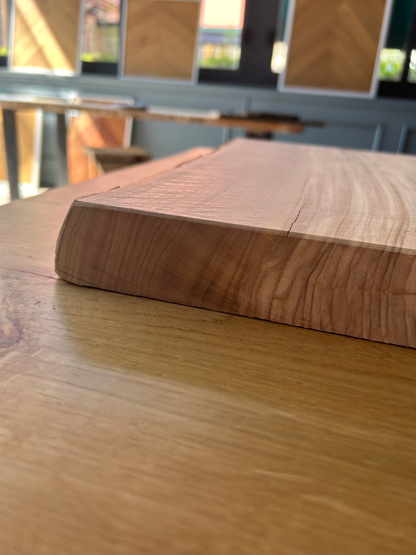Tagliere Medium in legno d'ulivo con corteccia Made in Blasi - Spessore 4,5/5,0 mm