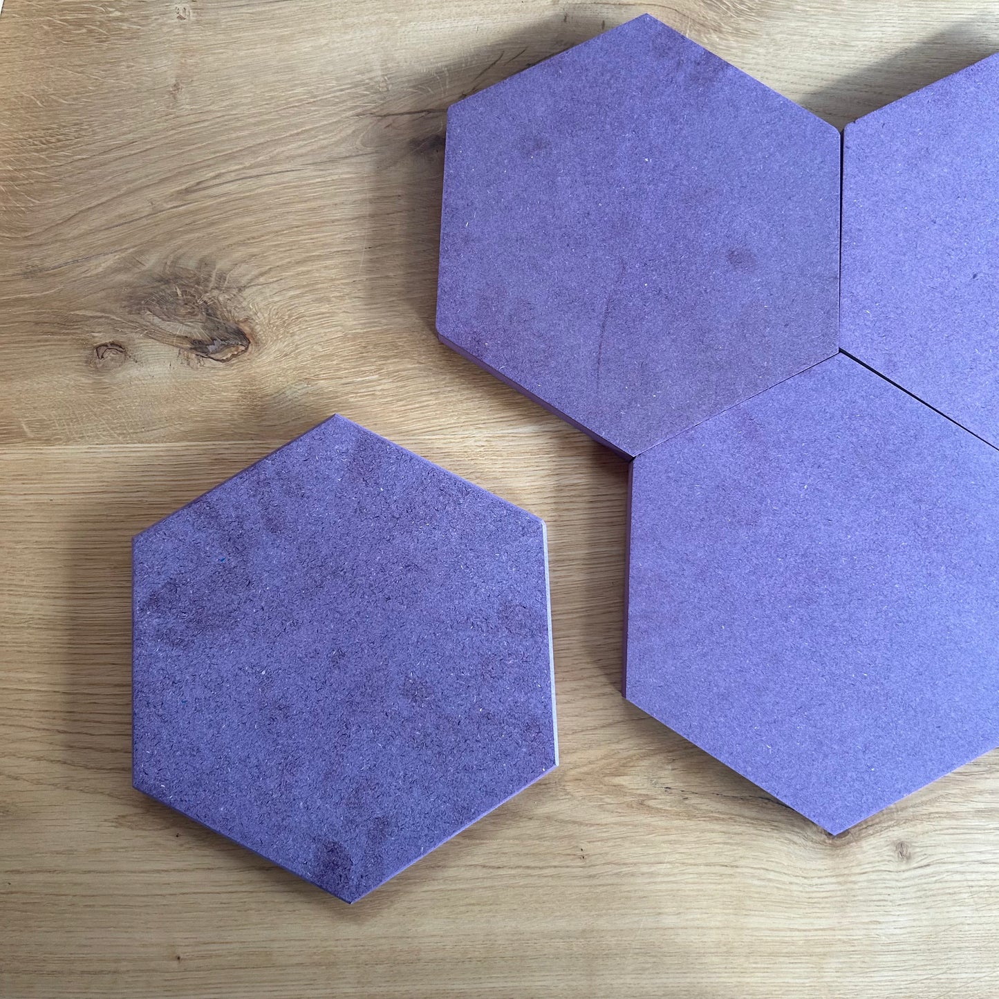 Esagono artigianale in legno colorato - Viola