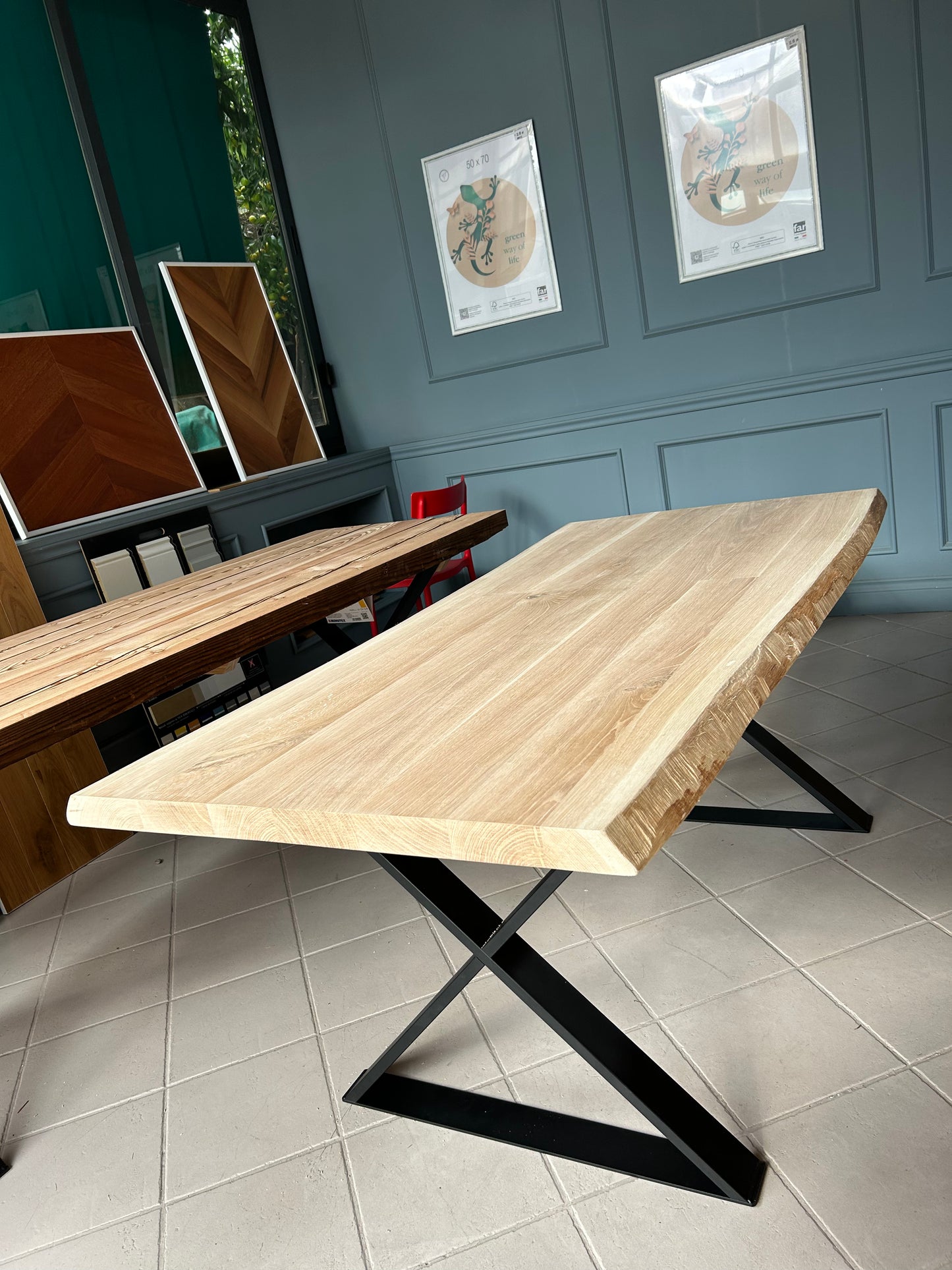 MAXI OFFERTA - Tavolo Rovere Massello Slavonia non trattato  con gambe in acciaio "cross" nero grafite