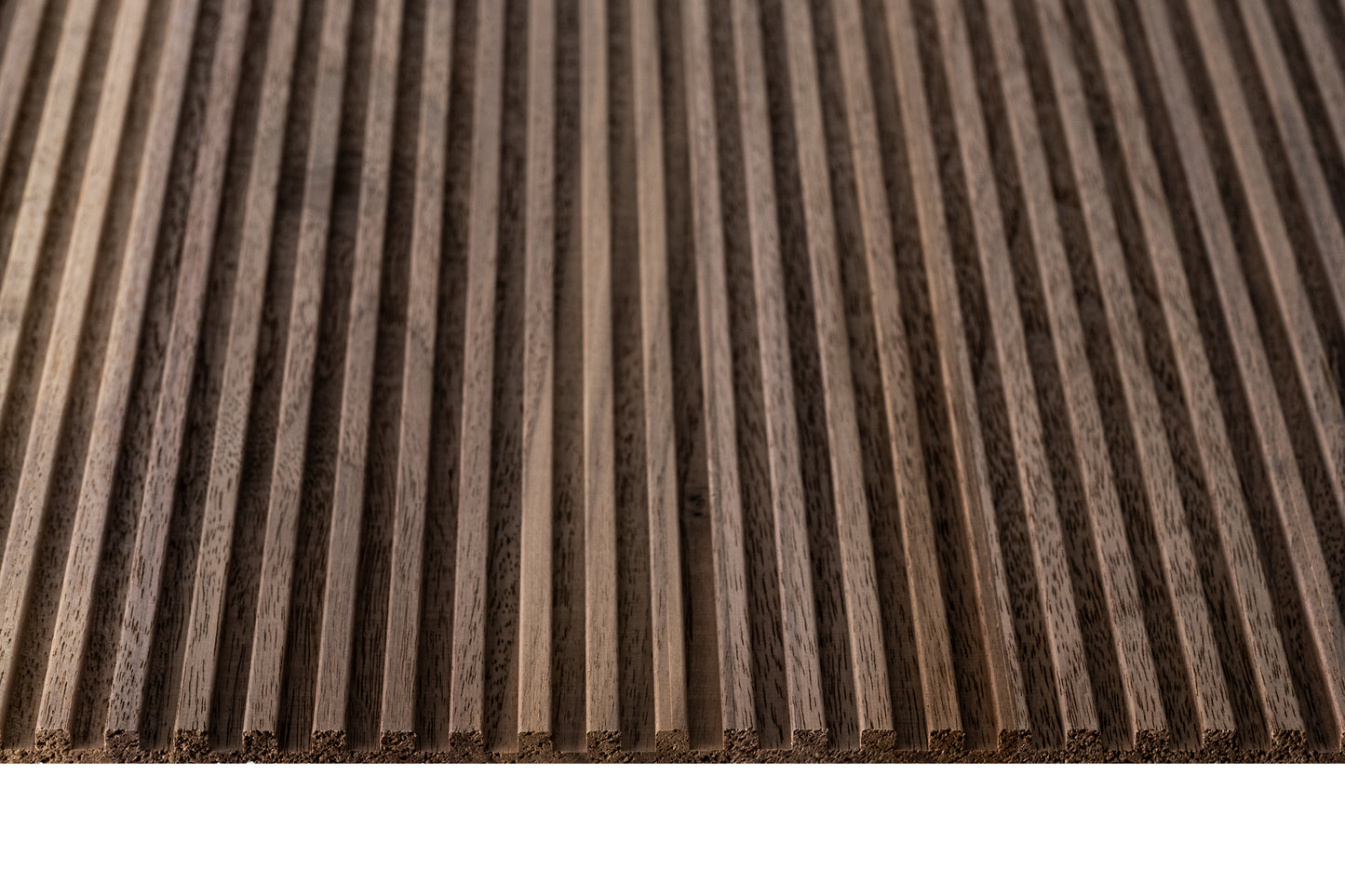 Pannello pantografato in legno massello di Noce