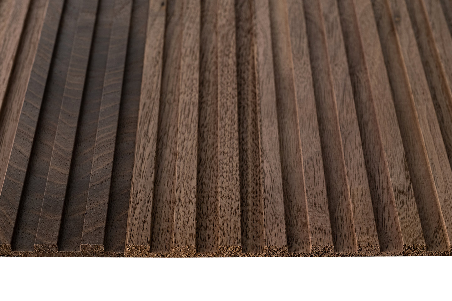 Pannello pantografato in legno massello di Noce