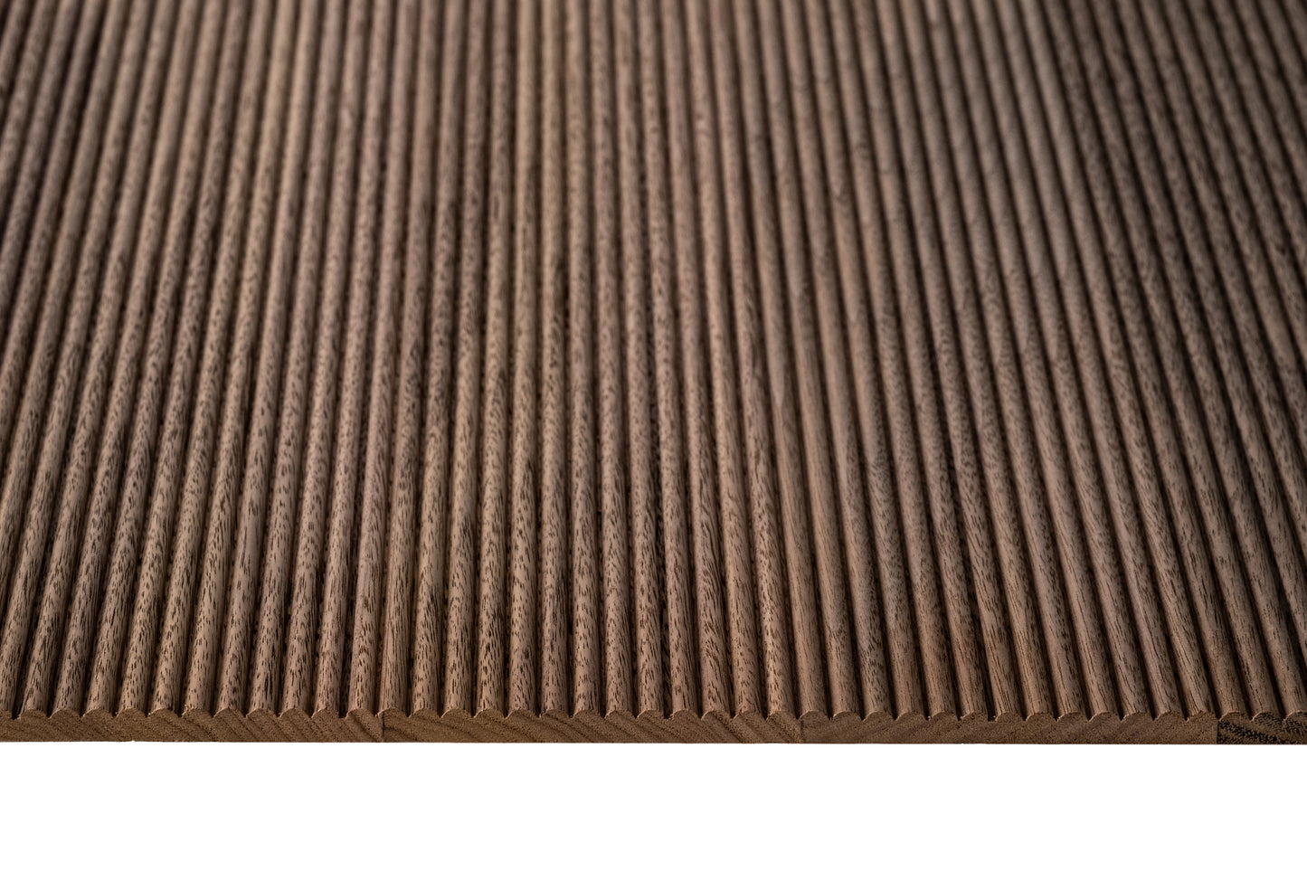 Pannello pantografato in legno massello di Noce